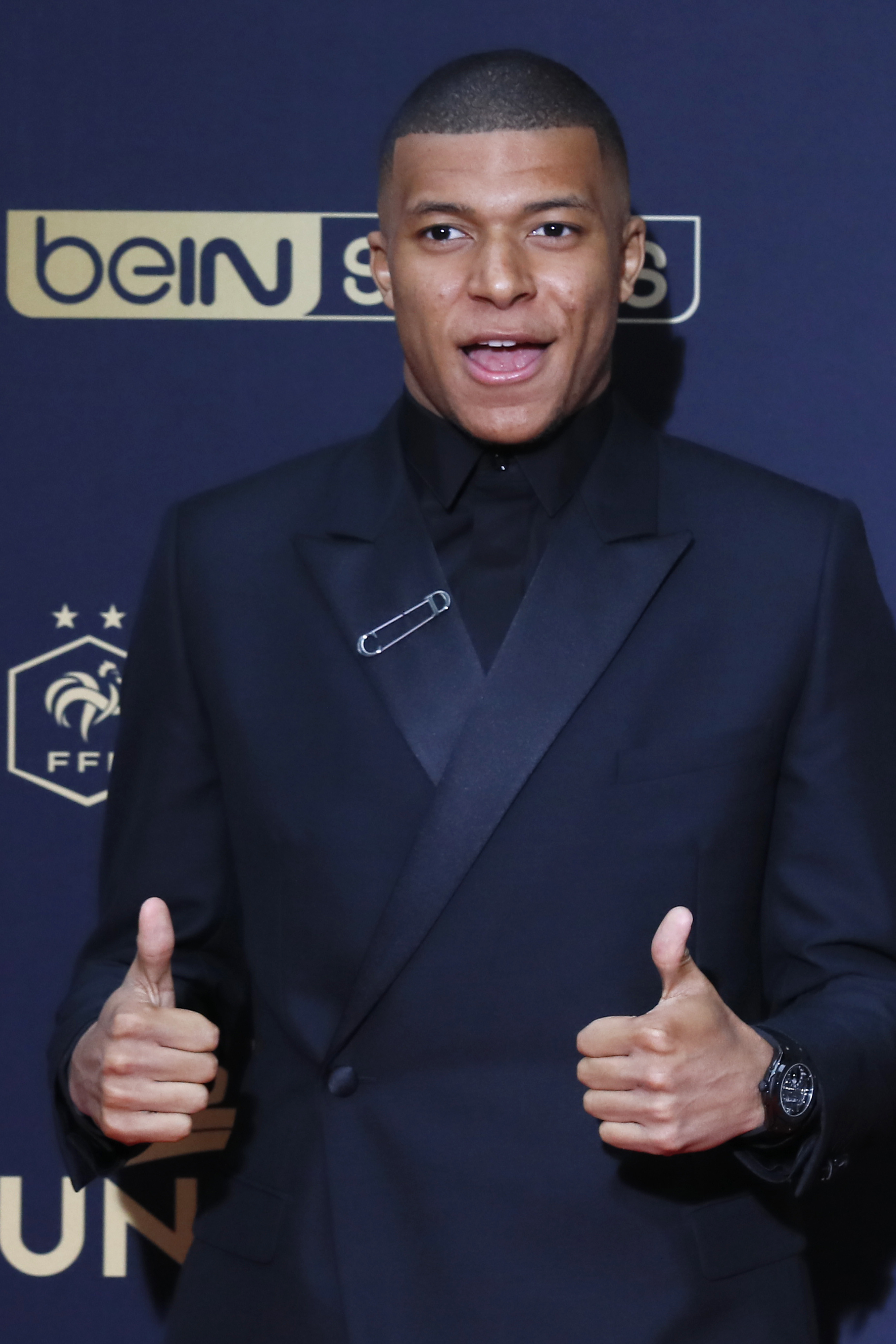 地压在尾部 地压在尾部