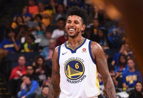 牌照数量与 牌照数量与